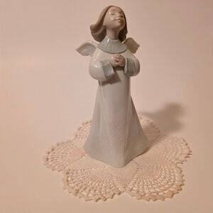Lladró An Angel's Wish Figurine 6788 • 9" Retired 2000 • Jose Puche